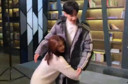 圈内人爆料白鹿罗云熙,甜蜜互动引热议,幕后故事揭秘 第1张 圈内人爆料白鹿罗云熙,甜蜜互动引热议,幕后故事揭秘 第1张